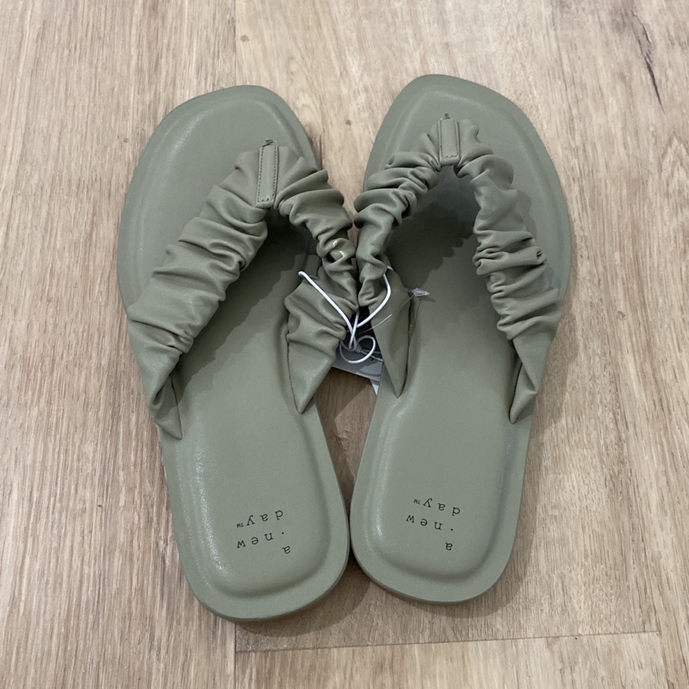 NEW Women’s A New Day Blossom Sandals - Picture 3 of 3